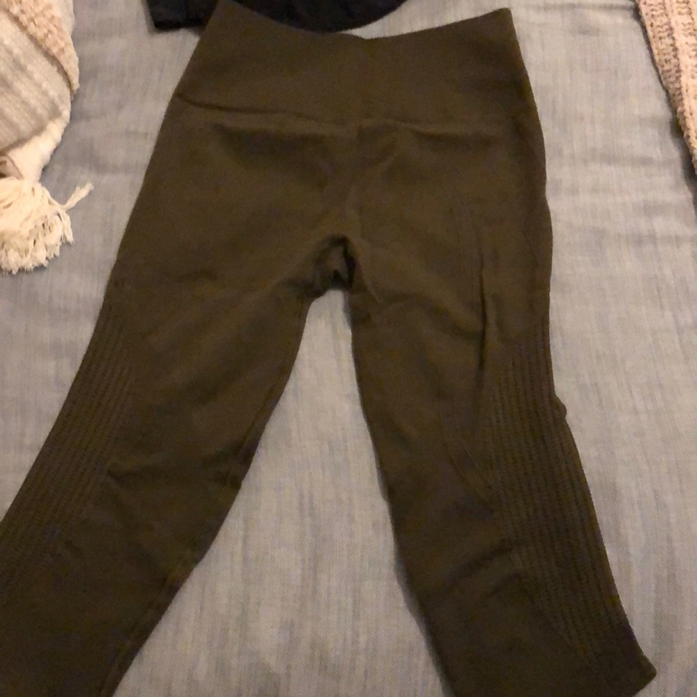 Lulu lemon seamless cropped leggings